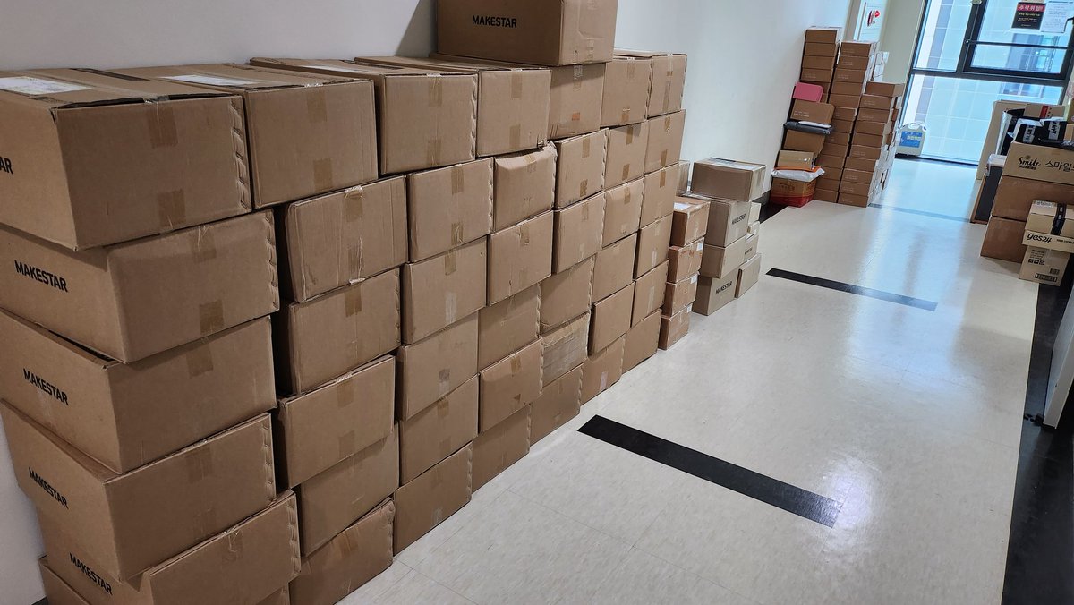 korseller365's tweet image. Today's arrival! And delivery :)
makestar, yes24, music korea,jypshop and etc~
Thank you very much :)

Free korean warehouse (no limit) Klivewh.com 

#bantaek #inclusions #koreanwh 
#StrayKids #Stray_Kids #koreanwarehouse #klivewh #freewebcheckout