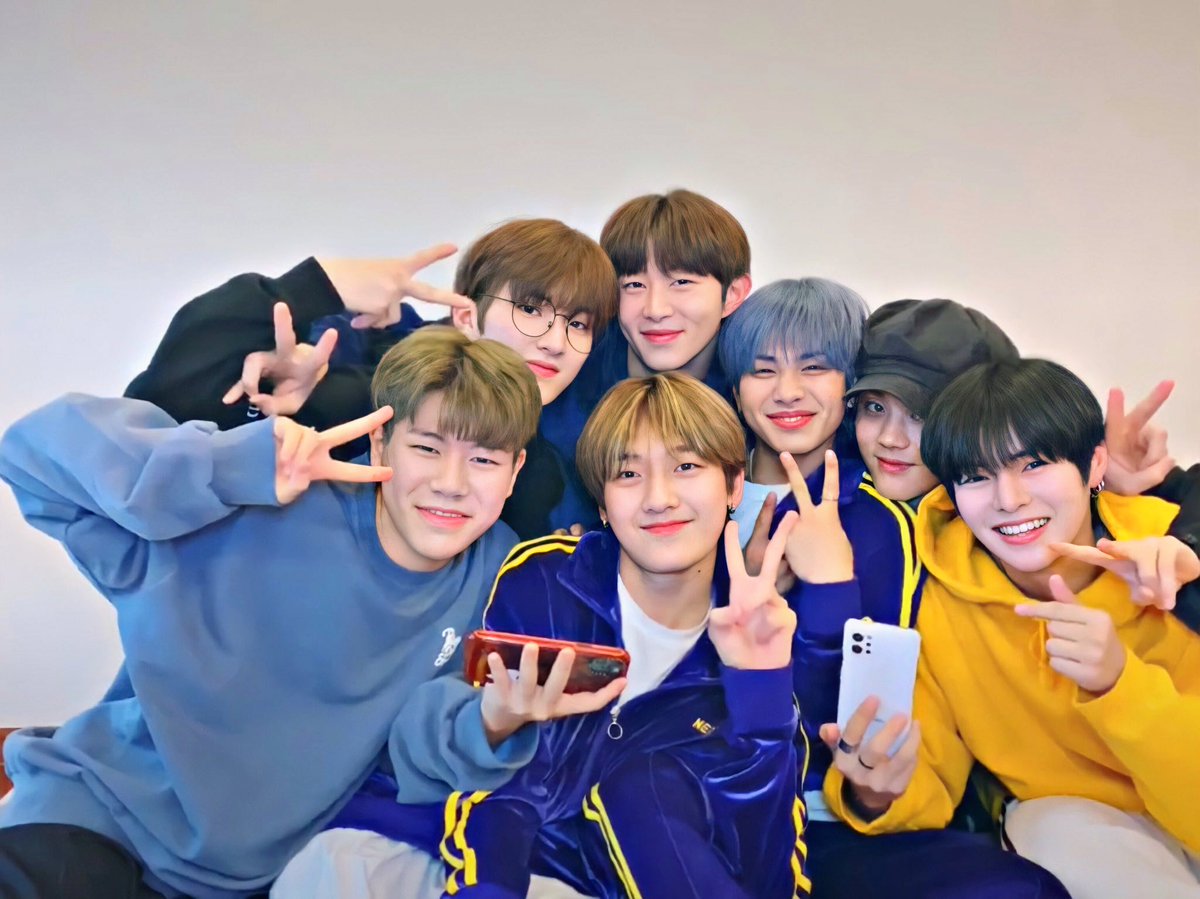 honeybunchkeita's tweet image. ciipher means so much to me :( truly my home and source of happiness i love them more than anything😭💕