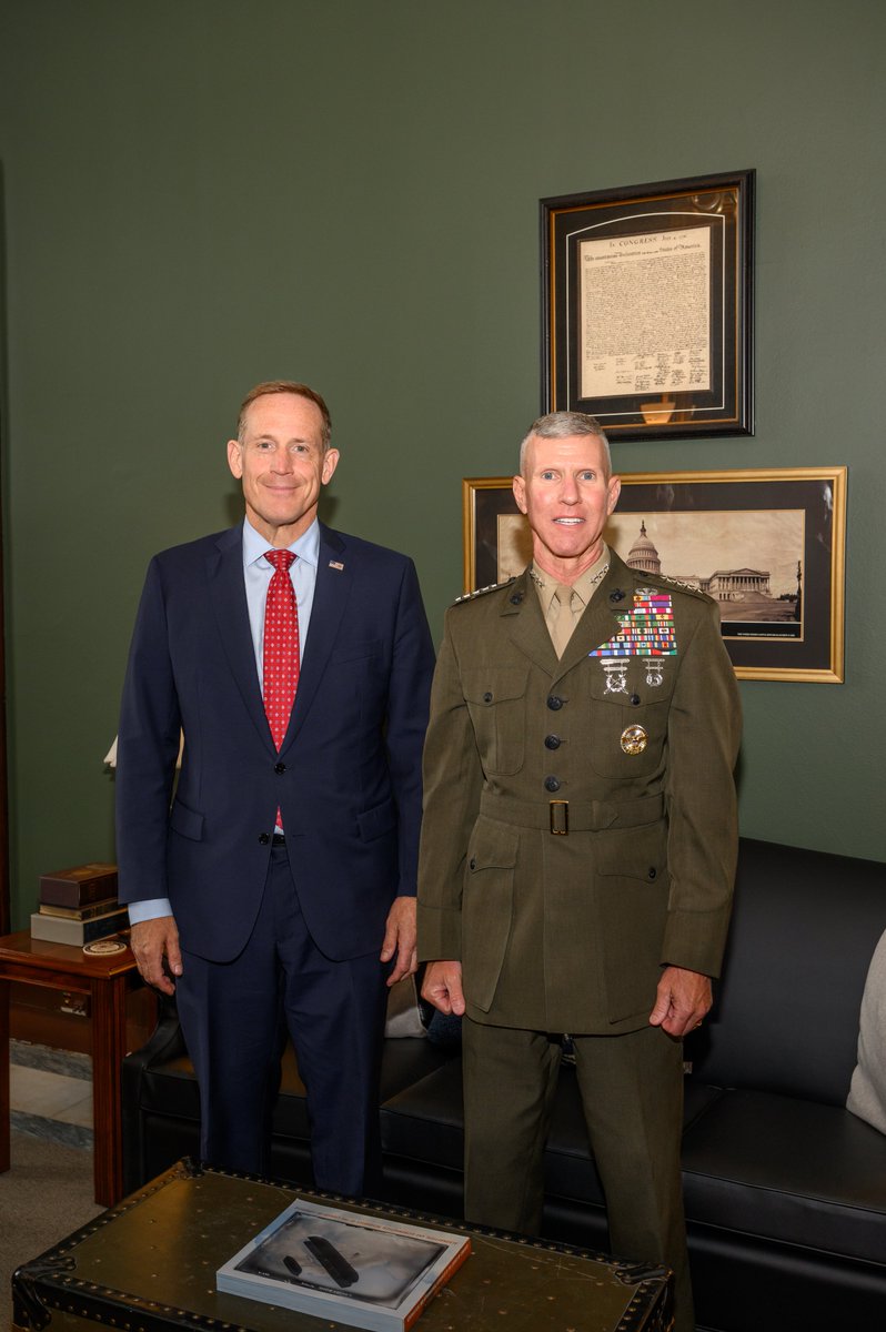 SenTedBuddNC's tweet image. It was a pleasure to meet with General Eric Smith, the nominee to serve as Commandant of the United States Marine Corps.

He’s an impressive leader and a highly qualified nominee. I&apos;m proud to support his confirmation.