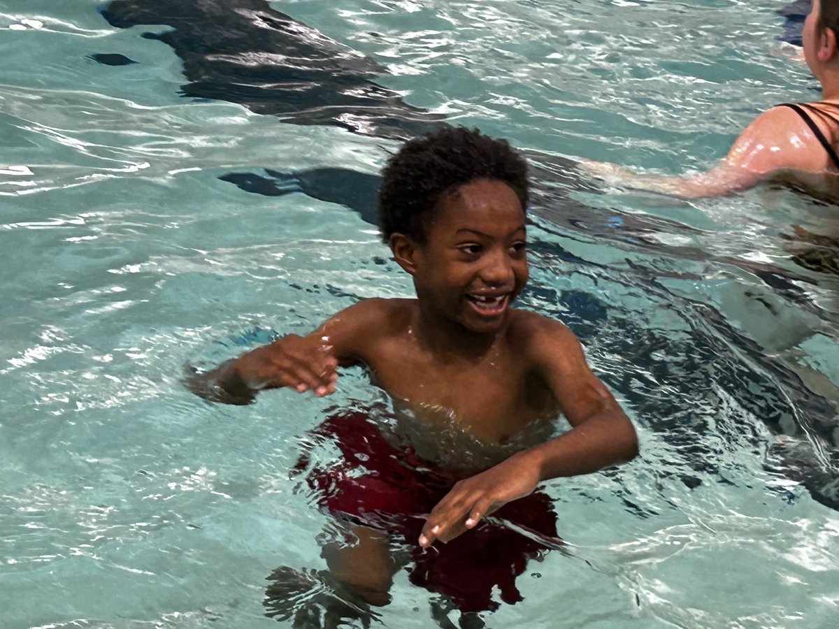 SeatackDream's tweet photo. We are brave. We are strong. We are risk takers. We are learning together. @VBTitleI @vbschools @VBParksRec #VBPartnerUp #PoolParty #2ndGrade 💦 https://t.co/kclmC9ZCfw