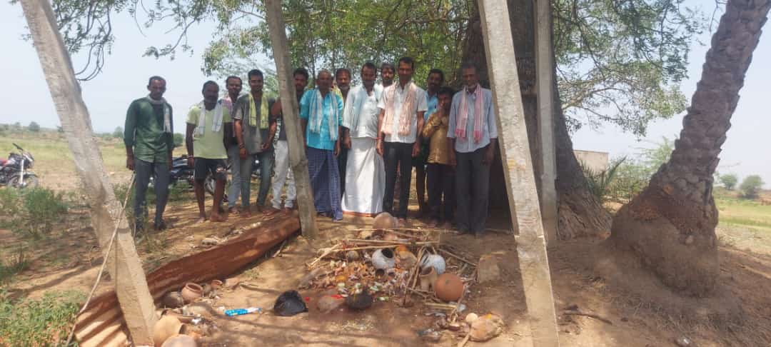 GP_Rajaram's tweet photo. రాజారం గ్రామంలో ఊరూరా చెరువుల పండగ.
తెలంగాణ దశాబ్ది ఉత్సవాల సందర్భంగా ఈ రోజు రాజారం గ్రామంలోని పోచమ్మ చెరువు వద్ద సంబరాలు జరుపుకున్న రైతులు.. 🌅

#తెలంగాణదశాబ్దిఉత్సవాలు 
#TelanganaTurns10
#Telangana https://t.co/PsSWNSYaAd