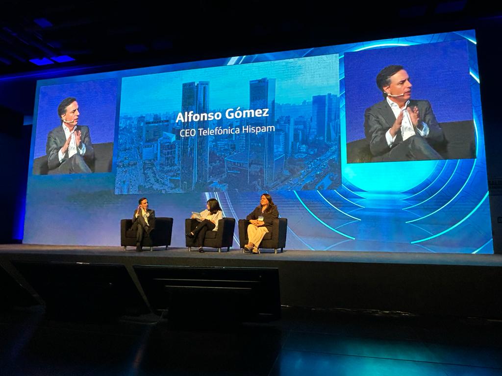 Nuestra participación en el #HispamDigitalForum inició con el compromiso que tenemos con el Perú: inversión en infraestructura, fuentes de empleo y más de 3 millones de personas de zonas rurales conectadas con el programa #InternetParaTodos