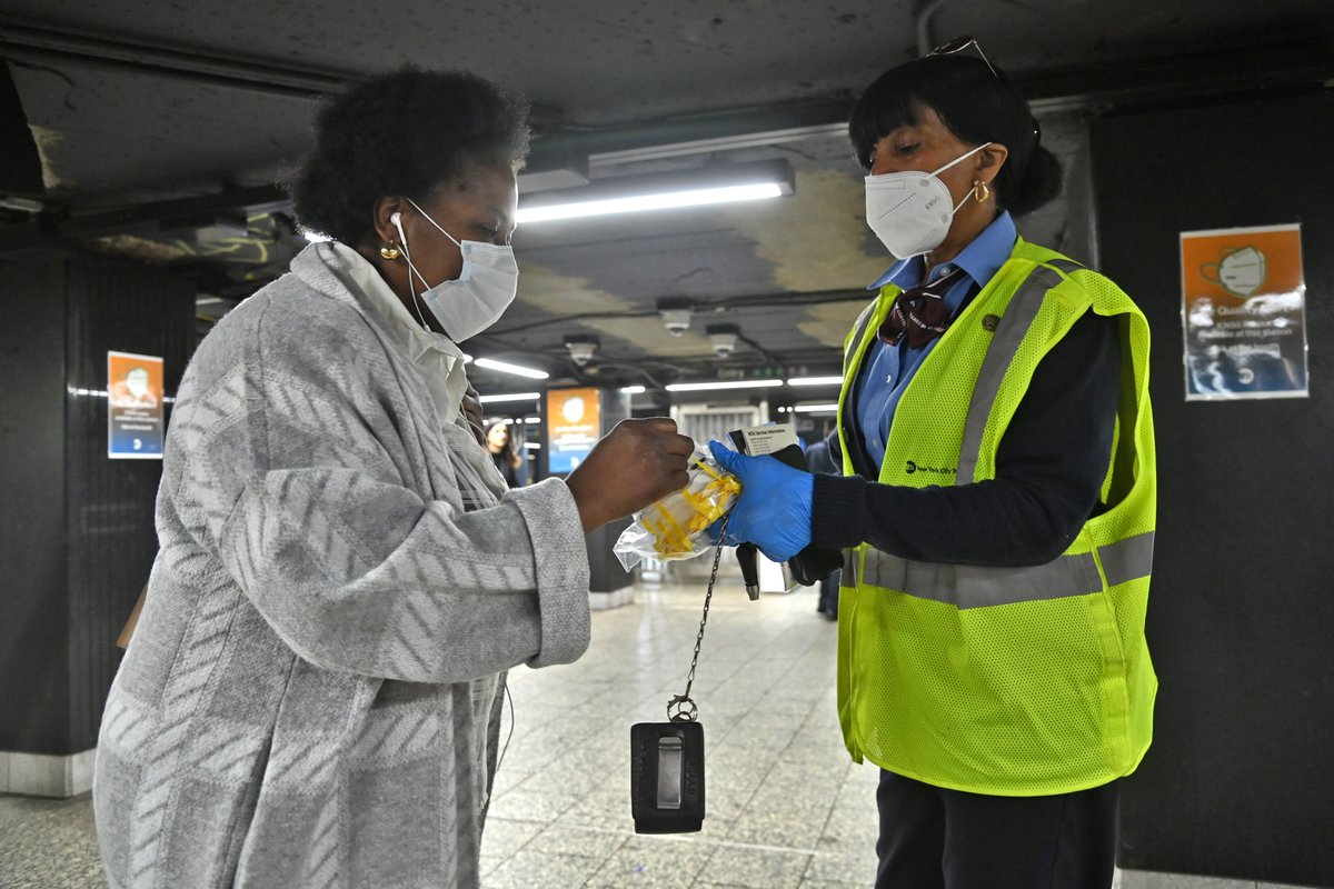 You can get a free N95 mask at several key locations throughout the subway, <a href="/LIRR/">LIRR</a>, and <a href="/MetroNorth/">Metro-North Railroad</a> during the Air Quality Health Advisory.

See the full list of locations where you can pick one up and learn more about tips on staying safe:
new.mta.info/article/get-fr…