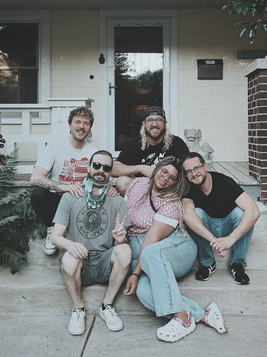 𝑪𝑳𝑰𝑭𝑭𝑫𝑰𝑽𝑬𝑹 tweet media