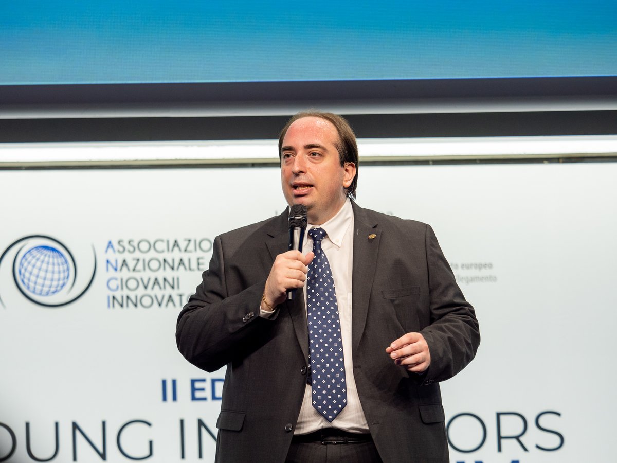 _theStorySquare's tweet photo. #YoungInnovators Business Forum, presentato il secondo rapporto #ANGI “Giovani, innovazione e transizione digitale”
Per 9 su 10 la fuga dei cervelli è un problema, il 70% pensa che le donne siano ancora escluse dal mondo tech
Post di @lucarallo
https://t.co/Wz89Y7NVqU https://t.co/5T77WUr3Ci