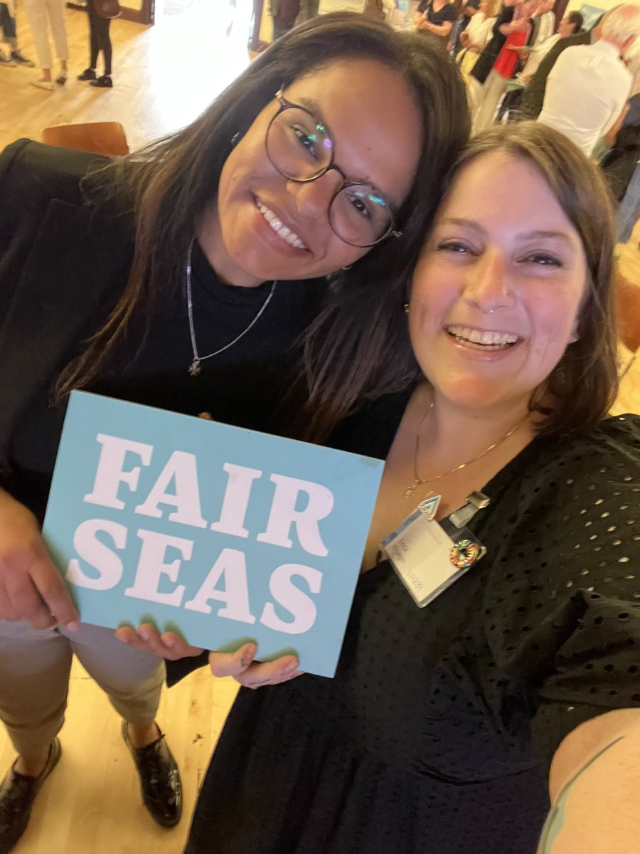 These #ColdWaterCoral #MarineGeologists enjoyed every moment of the @FairSeasIreland #WorldOceanDay Conference!

#FairSeas #MPA #30by30 #OneOcean #OceanResearch #OceanConservation 

@LarissaMacedoCO @iCRAGcentre @TCDOnTheRocks @TCD_NatSci @UCCResearch @uccBEES @NewGeographyUCC