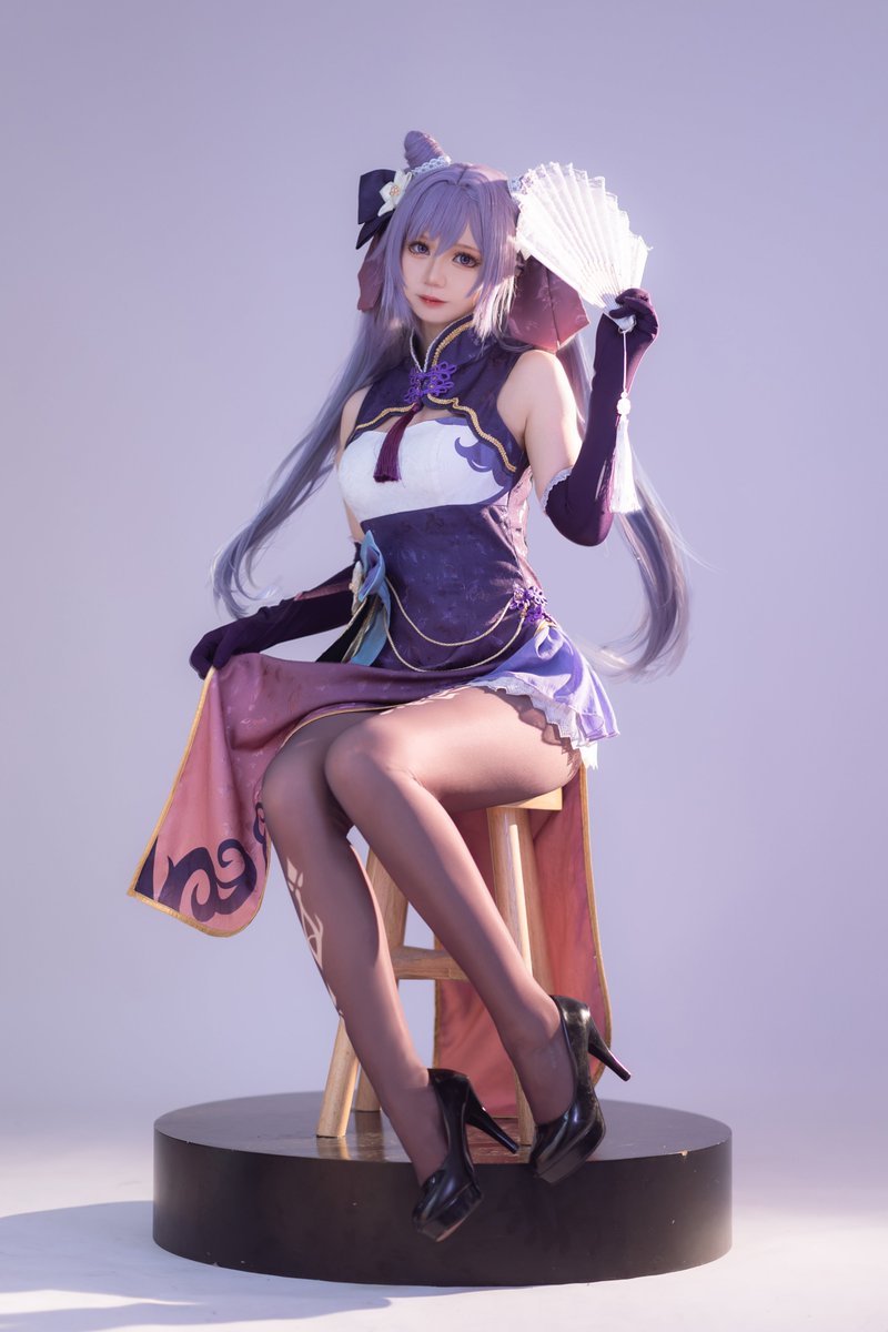 Our work's done for the day, shall we.... take a stroll?
#GenshinImpact #GenshinImpactcosplay