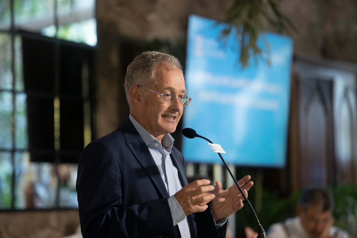 Entre todos podemos ser mejores, lo demuestran Ángel Carracedo, su equipo y sus colaboradores...aliado bajo la luz de las Estrellas Michelin. Desayuno solidario en favor de la asociación gallega X-Frágil, promovido por Estrelas no Camiño de Santiago 
elcorreogallego.es/opinion/2023/0…