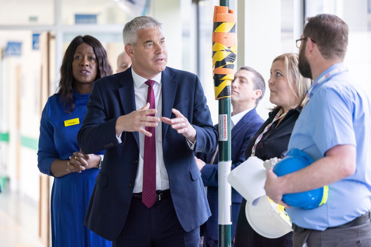 Great morning @AiredaleNHSFT talking to staff and patients about our plans for rebuilding on the Airedale site and hearing what it means to them.

The much-needed rebuild is part of our plan to deliver 40 new hospitals by 2030 and will provide modern facilities & the latest tech.
