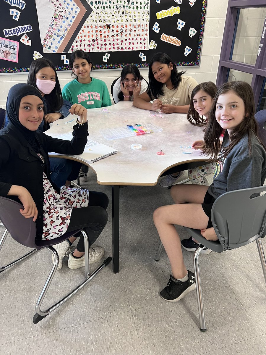 MrsLMariani's tweet image. T in Grade 5 asked about leading a ‘Fun Club’ with some of her friends. She made a list, brought in her materials to share and has the biggest smile on her face! Fun Club Success!  🤩#KindnessMatters #BeCommunity @ThomasMoreOCSB