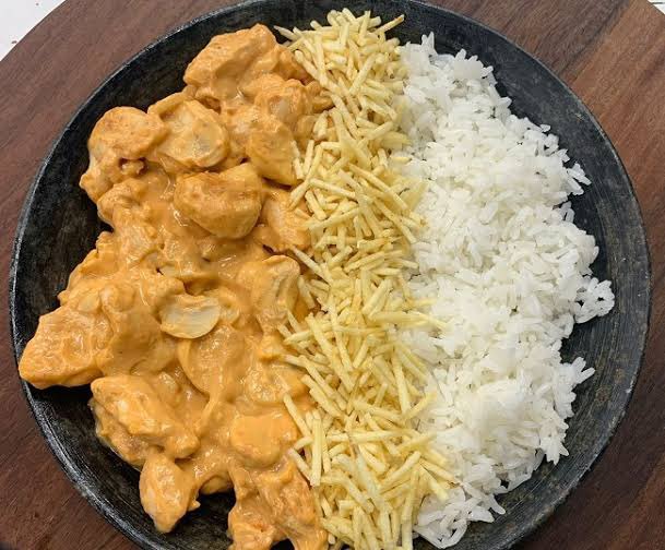 strogonoff com batata palha >>>