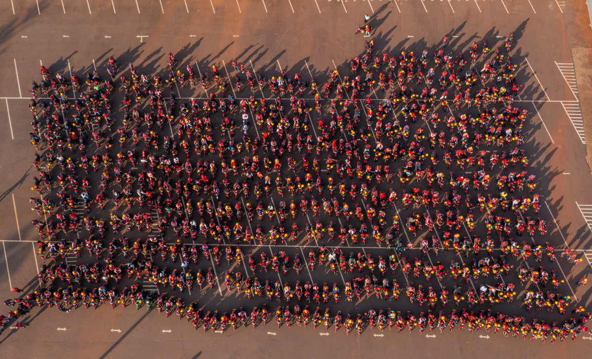 Ampersand tweet media