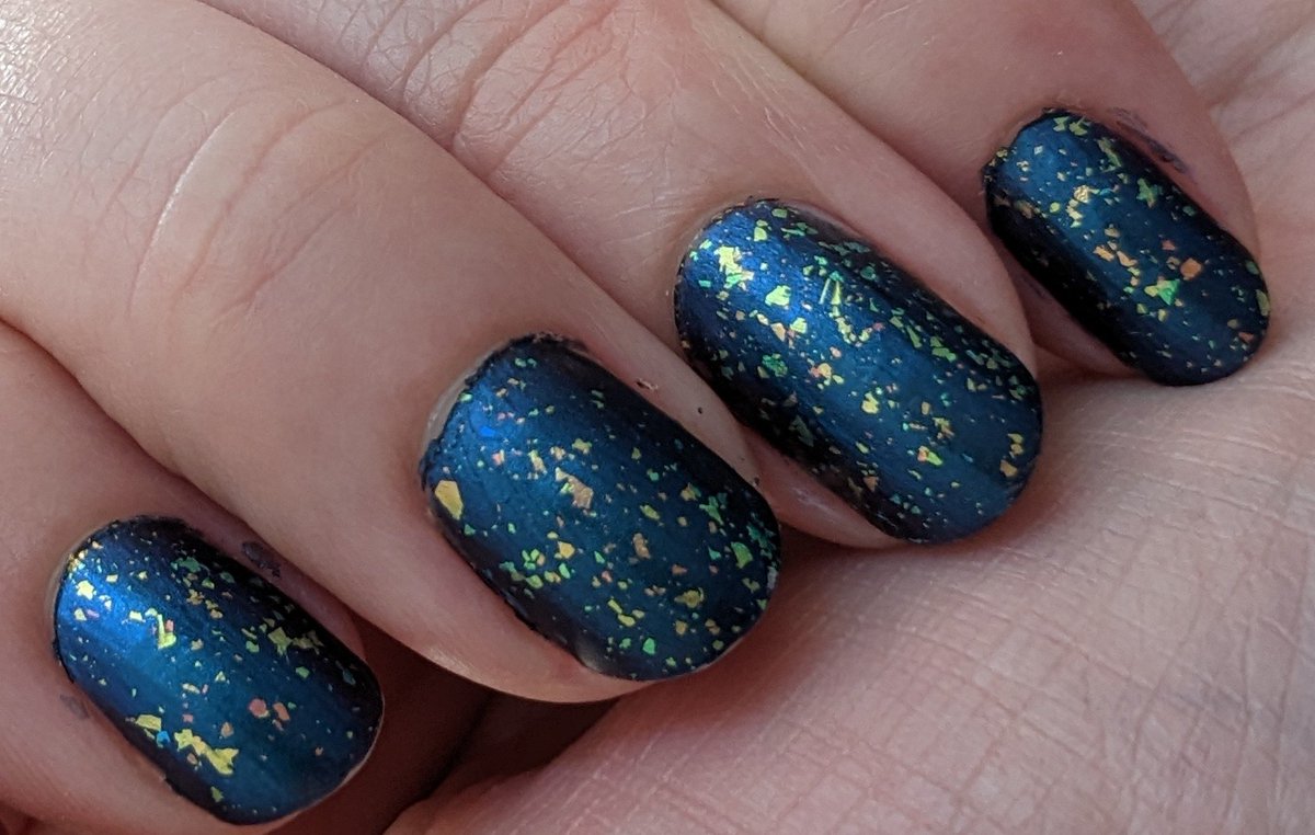 hobgoblinning's tweet photo. My pandemmy enrichment activity has been painting my nails every week and the last 3 weeks I've done great tbh 💪 https://t.co/0qbAfXixzY