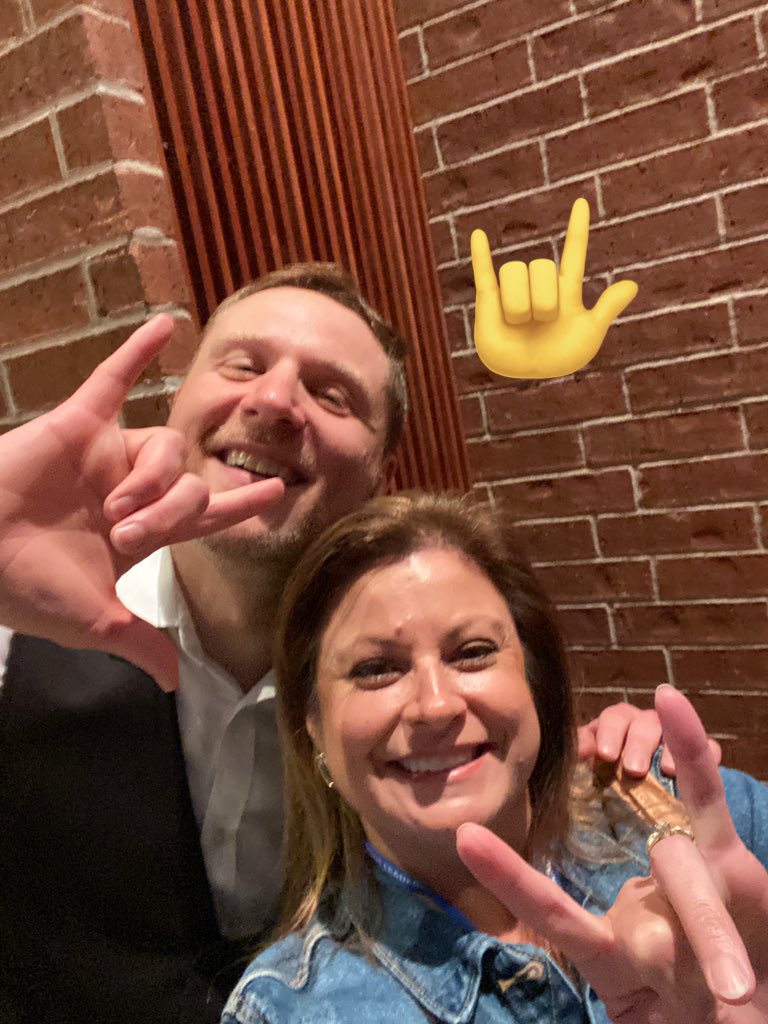 17_cea's tweet photo. Amazing &amp; inspirational session at #rrr2023 with @signingthesong !! Added bonus with American Sign Language 🤟🏼 incorporated in his message!! #educator #belong #stopcomplaining #love #ASL #troykotsur #deafawareness https://t.co/bFm6zYluZq