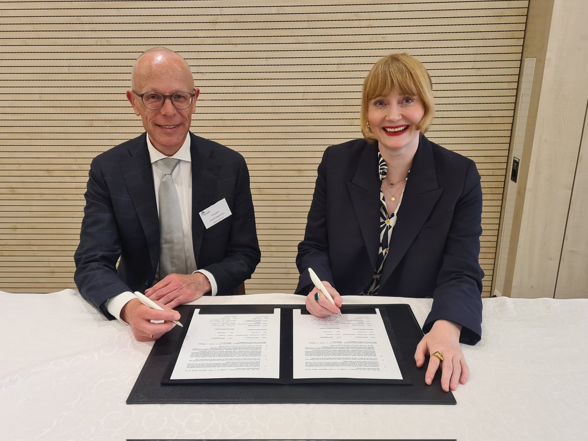 The cherry on top of today was witnessing the renewal of our MoU with Radboud University, signifying our continued institutional commitment to collaboration with our colleagues in the Netherlands! 🍒🇳🇱🏴󠁧󠁢󠁳󠁣󠁴󠁿🇪🇺 <a href="/Radboud_Uni/">Radboud University</a> <a href="/lornamhughes/">lorna hughes</a>