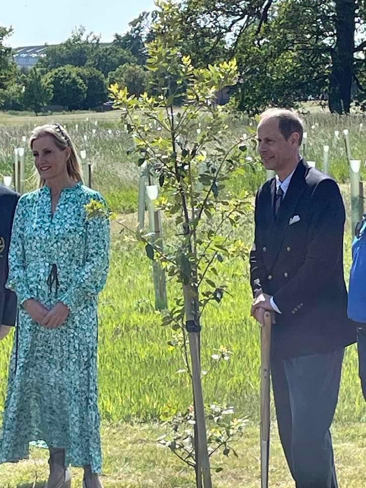 ✨ NEW

The Duke and Duchess of Edinburgh today opened the Queen Elizabeth II Memorial Wood at Royal Ascot Golf Club, in Berkshire.

@notaroyalexpert is also on the mission of covering this engagement 😊

Hope to find more photos soon! 

📸 Martin Bedborough on Facebook