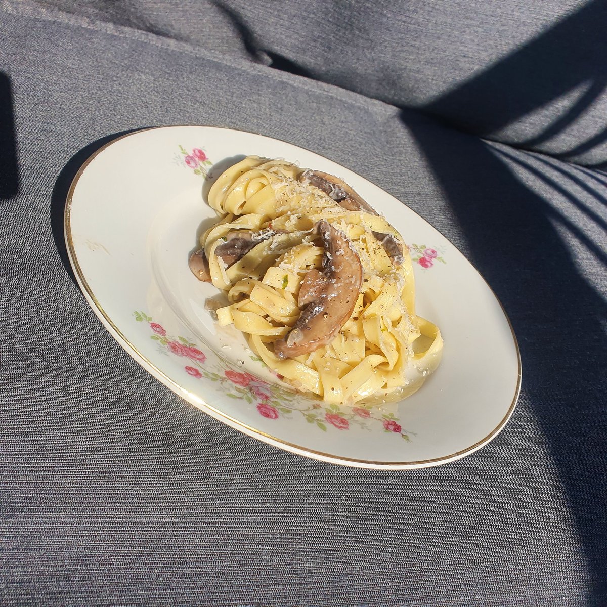 Portobello white wine sauce