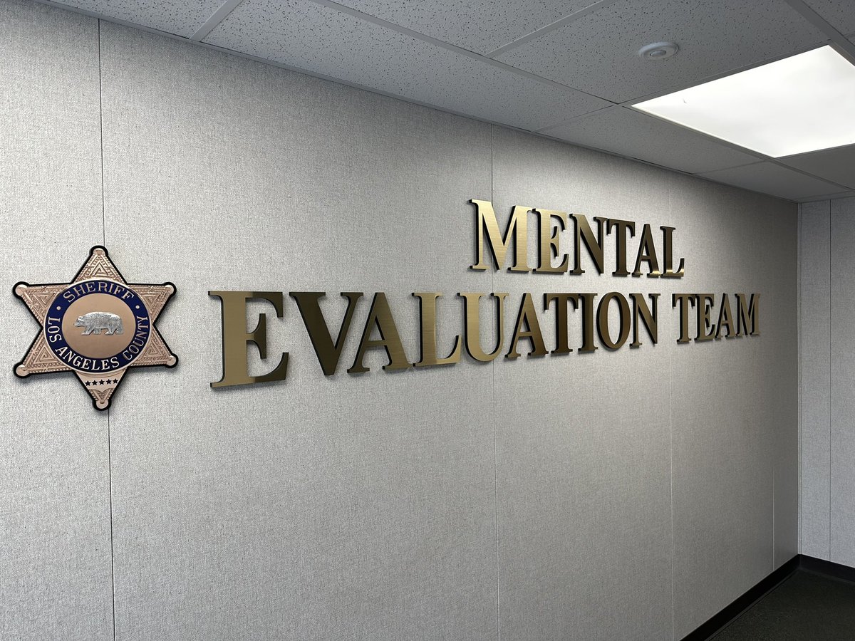 LasdMET's tweet image. MET has a new Training Facility in South County! We offer a variety of classes to law enforcement officers and dispatchers to aid with handling crisis situations, mental health awareness and veterans  cultural awareness/PTSD. 

#Lasd #lasdmet #ptsd #crisis #training