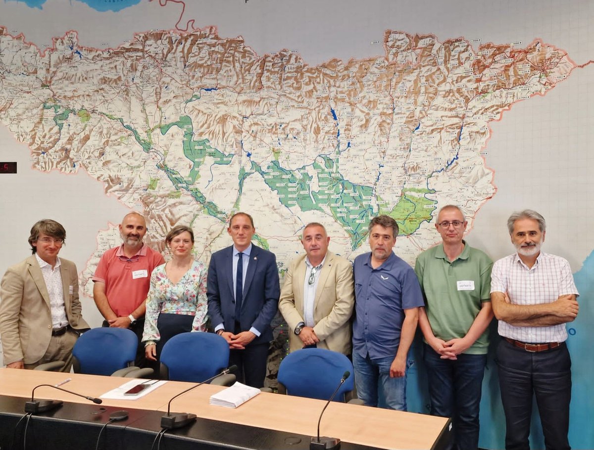 Reunió llarga però molt productiva amb la Presidenta <a href="/CH_Ebro/">Confederación Hidrográfica del Ebro</a> , Maria Dolores Pascual, i representants del <a href="/GranUrgell/">ManifestGranUrgell</a>. Respostes a moltes preguntes sobre la gestió de l'aigua a la conca del Segre i dades que expliquen el perquè de la complexa situació de les reserves hídriques
