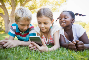 AT&amp;T Secure Family App is the ultimate wingman for parents. 👩‍👩‍👧‍👦  
Set up parental controls for Wi-Fi access, track your kid’s locations and more! 🤝 #ATTHelp #Family go.att.com/7cf1fbc9