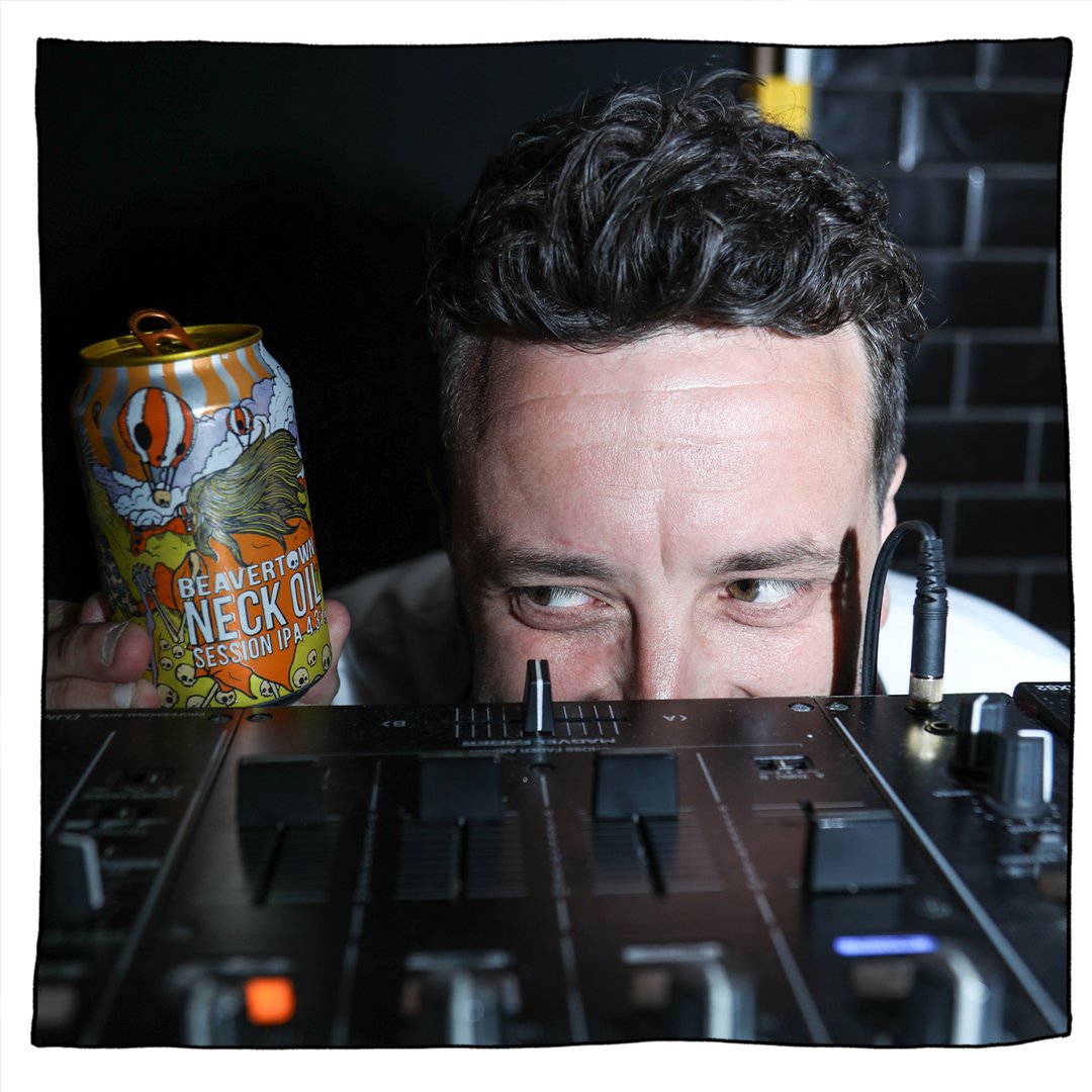 Beavertown Brewery (@beavertownbeer) on Twitter photo Discovering your new favourite band with a Neck Oil in hand? Just what weekday evenings were made for ๐ถ
This week, we kicked off our brand new Summer Frequencies series at @omearalondon with live sets from English Teacher Band, @pynchband and <a href="/wearehalfhappy/">Half Happy</a>. Discovering your new favourite band with a Neck Oil in hand? Just what weekday evenings were made for ๐ถ
This week, we kicked off our brand new Summer Frequencies series at @omearalondon with live sets from English Teacher Band, @pynchband and <a href="/wearehalfhappy/">Half Happy</a>.