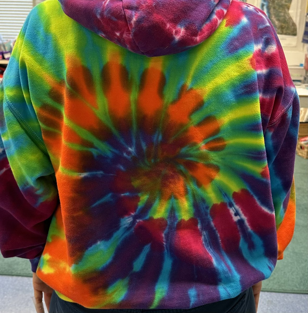 ConfederationP2's tweet photo. It’s Rainbow 🌈 Spirit Day! Yay Confed! @burnabyschools @KathrynYamamoto @BurnabyBill https://t.co/1Y4BOKuYVH