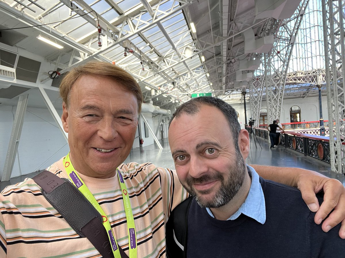 #FestivalofWork Birthday manhug for @dds180 🥳