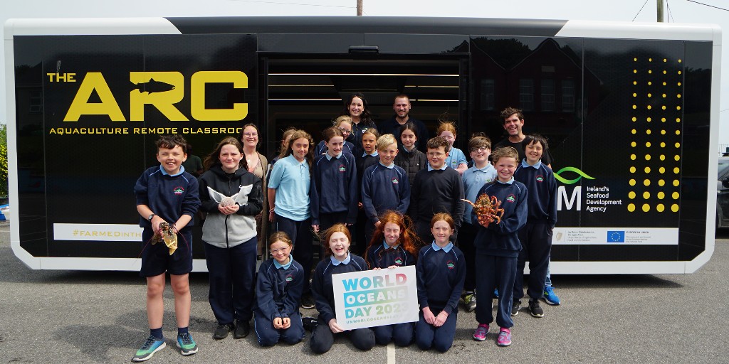 Thrilled to celebrate World Oceans Day with Scoil Réalt na Mara N.S., Ballycotton, Co. Cork, aboard our Aquaculture Remote Classroom. Fifth and sixth class students, teacher Brian Daly and Principal Eilís Casey, learned about species landed into Ballycotton.
#worldoceansday