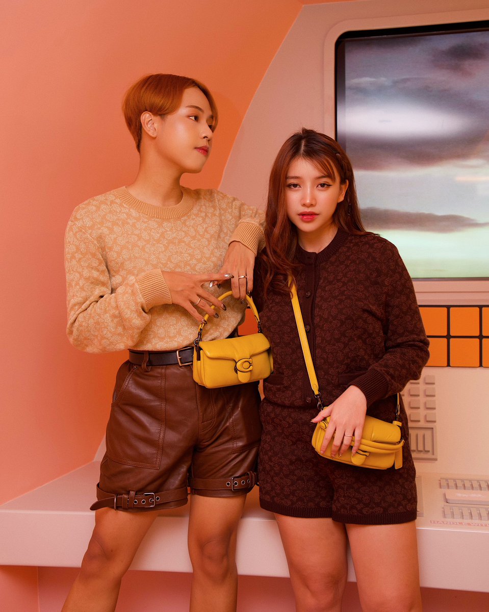 fishmeatdie's tweet photo. @Coach #CoachAirways ✈️ https://t.co/f1NdA1WKFv