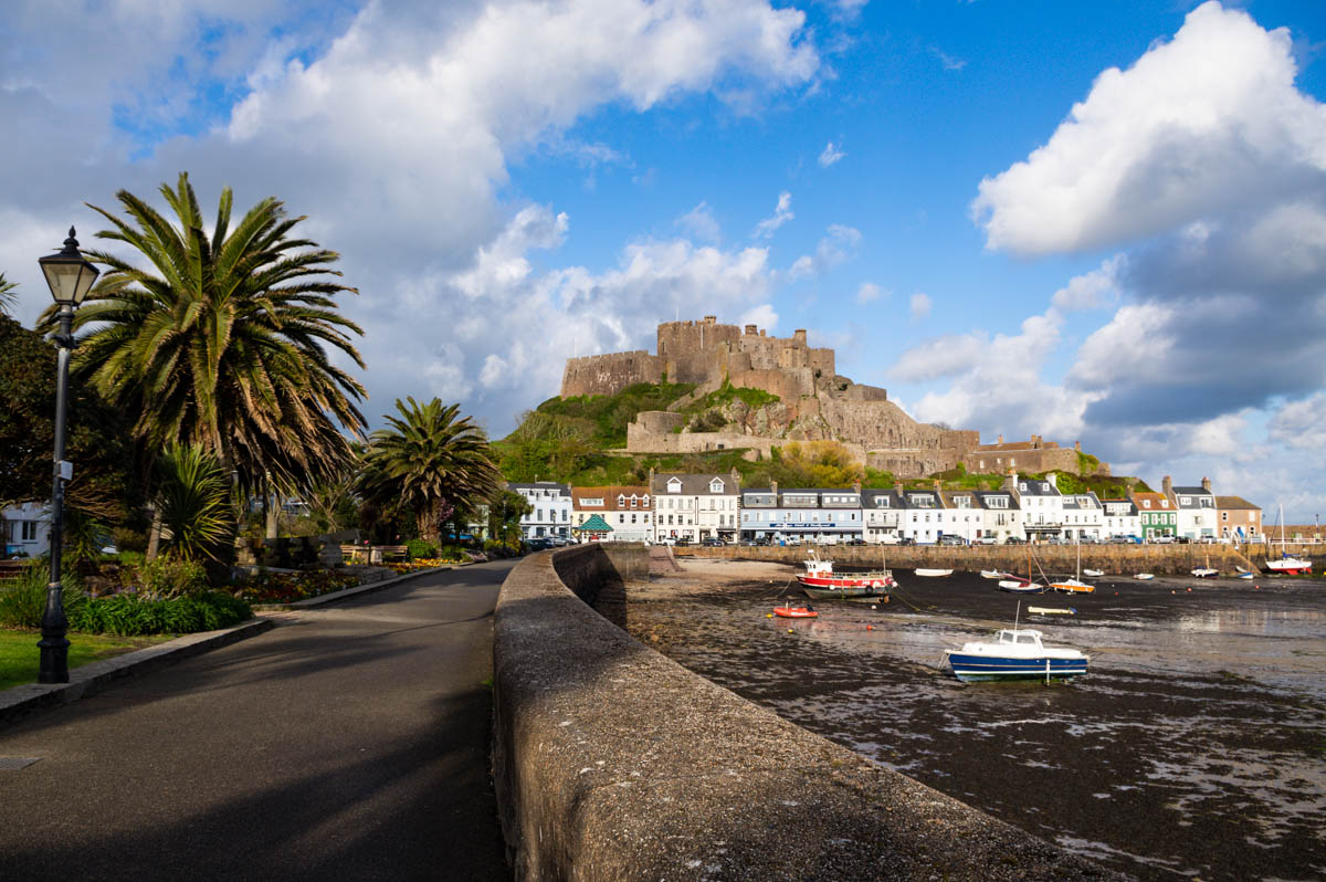 voyagerenphotos's tweet photo. [NOUVEL ARTICLE] Visiter Jersey en 3 jours et à vélo

https://t.co/UsC8yjIMcN

Dans mon nouvel article, découvrez l'île de Jersey, un territoire britannique situé au large des côtes Normandes.

Et tous mes conseils pour découvrir cet île à vélo ! https://t.co/HKKmQEwlJh