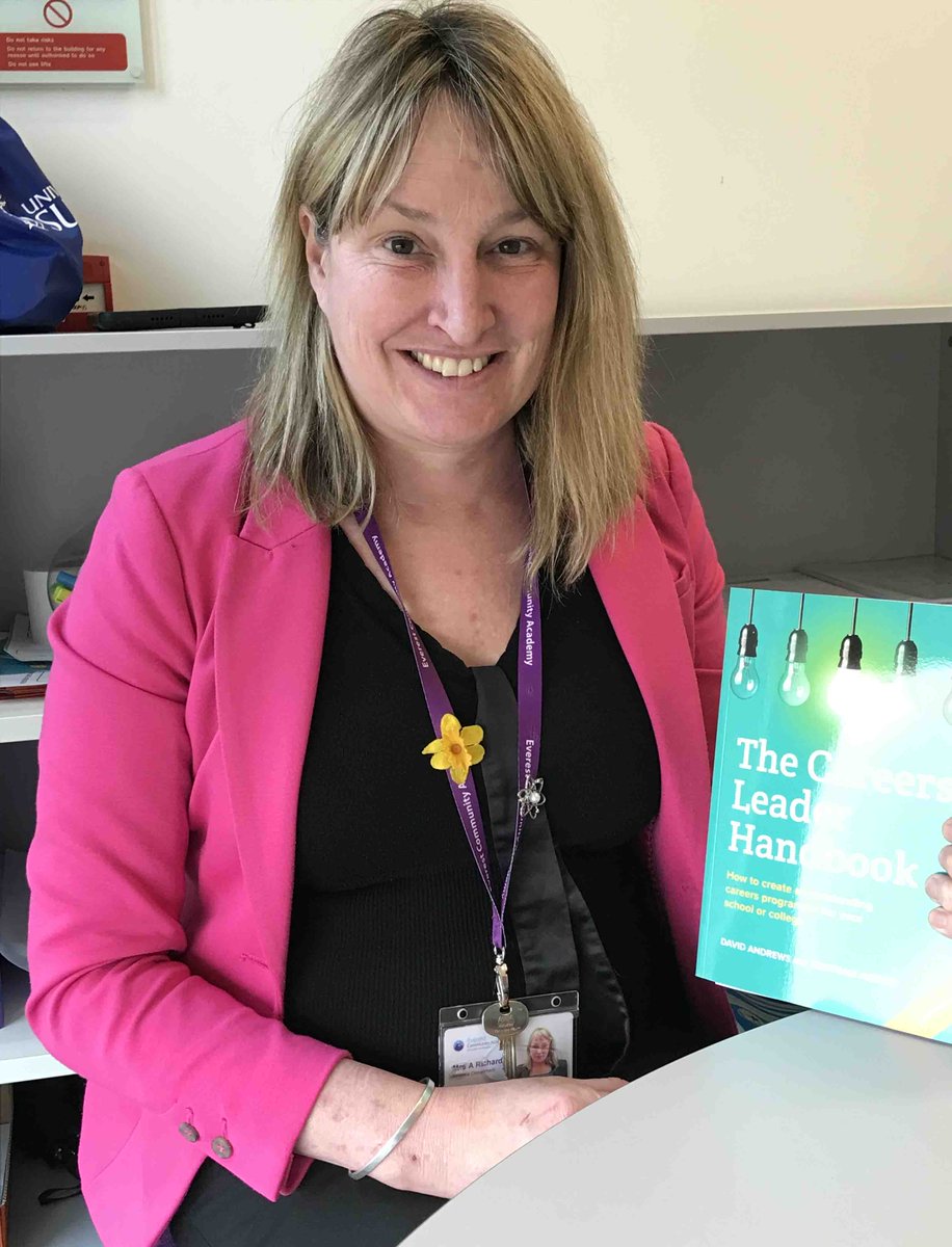 EM3 Careers Hub Enterprise Coordinator Shirley Ducker has been busy delivering the latest edition of The Careers Leader Handbook to schools in Basingstoke.

hubs.la/Q01SRTNP0

#CareersLeaders #CareersAdvise @AldworthSchool @Ashwood_Catch22 @BrightonHillSch @ECABasingstoke