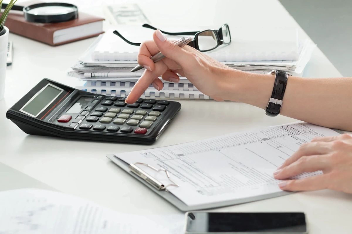 ThorntonAutoDvr's tweet photo. Budgeting for your new ride? In addition to regular car-related costs like gas and insurance, make sure you set aside money for maintenance and registration fees to keep your new car in tip-top shape. https://t.co/p52rlmT0BT