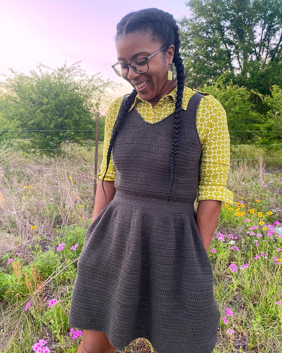 Taking a moment to appreciate the beauty of nature and handmade fashion! 
.
Touch of Linen Yarn: ow.ly/pPYi50OwRiJ
📸 cosmiccreations.n.designs (IG)
Pattern: The Maria Dress by ilovetinderbox (IG)
.
#crochet #crochetlove #crochetdress #handmadedress #slowfashion