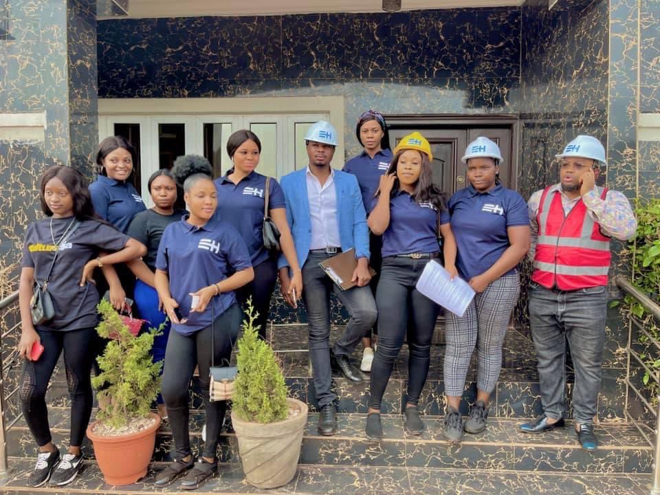EasternHouseng's tweet photo. Teamwork is the only way we create breakthroughs that define our careers
.
#easternhouseng #team #group #corporate #realestate #enugubusiness #enugu #coalcity #enugustate #abujabusiness #lagosbusiness #realestateagent #nigeria #naija #portharcourt #teamwwork #enuguvendors #homes https://t.co/bqGeMa4QWS