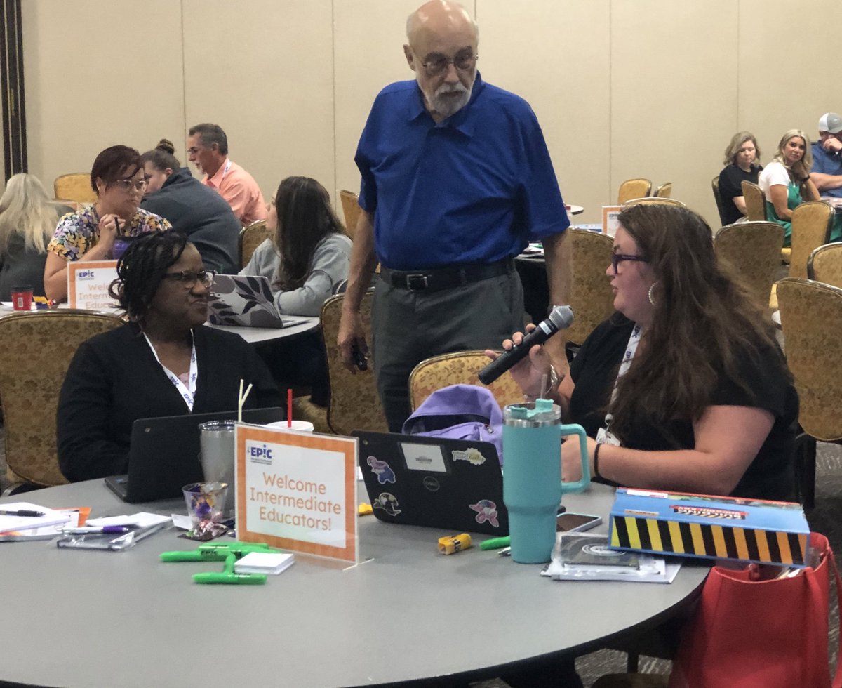 SaraEJennings's tweet photo. @GRRECKY #EPICeducators learning vocabulary strategies with @TimRasinski1 this morning!! https://t.co/AChEPRbGev