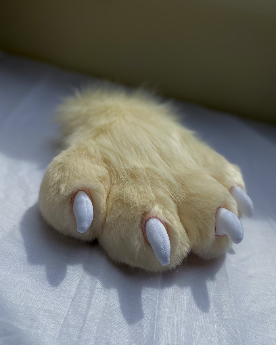 RubensMagicLab's tweet photo. Cream, fursuit paws! I love these paws so much! These will be up for sale on Etsy sometime soon! Peep the secret paw pad heart 🥺 #furry #furries #fursuit #fursuits #fursuitpaws #fursuitmaker #fursuitmaking https://t.co/iMsT5HEl4J