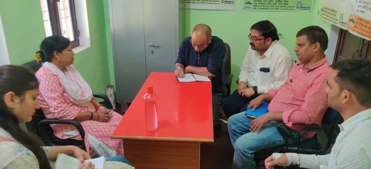 REAPPauri's tweet photo. Today, the #district level team of #REAP_Pauri including the #DPM visited #Samriddhi_ABGC &amp; #Bakery_Unit of #Dugadda Block. In addition to this, a meeting was also held with #block &amp; #CLF level staff on #various_topics.
@REAPUttarakhand 
@ias_nitesh 
@nitikakh22 
@ganeshjoshibjp https://t.co/hPOGGyLemx