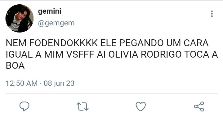 quartogemeo's tweet photo. #gem4th au: dejavu x glimpse of us

onde Gem se perguntava se Fourth estava tendo um dejavu e Fourth procurava um vislumbre deles em outro alguém.

ou

onde Gem e Fourth se encontram na mesma aula após meses do termino, mas Fourth tem um novo ficante. https://t.co/vMsDEEmHfe