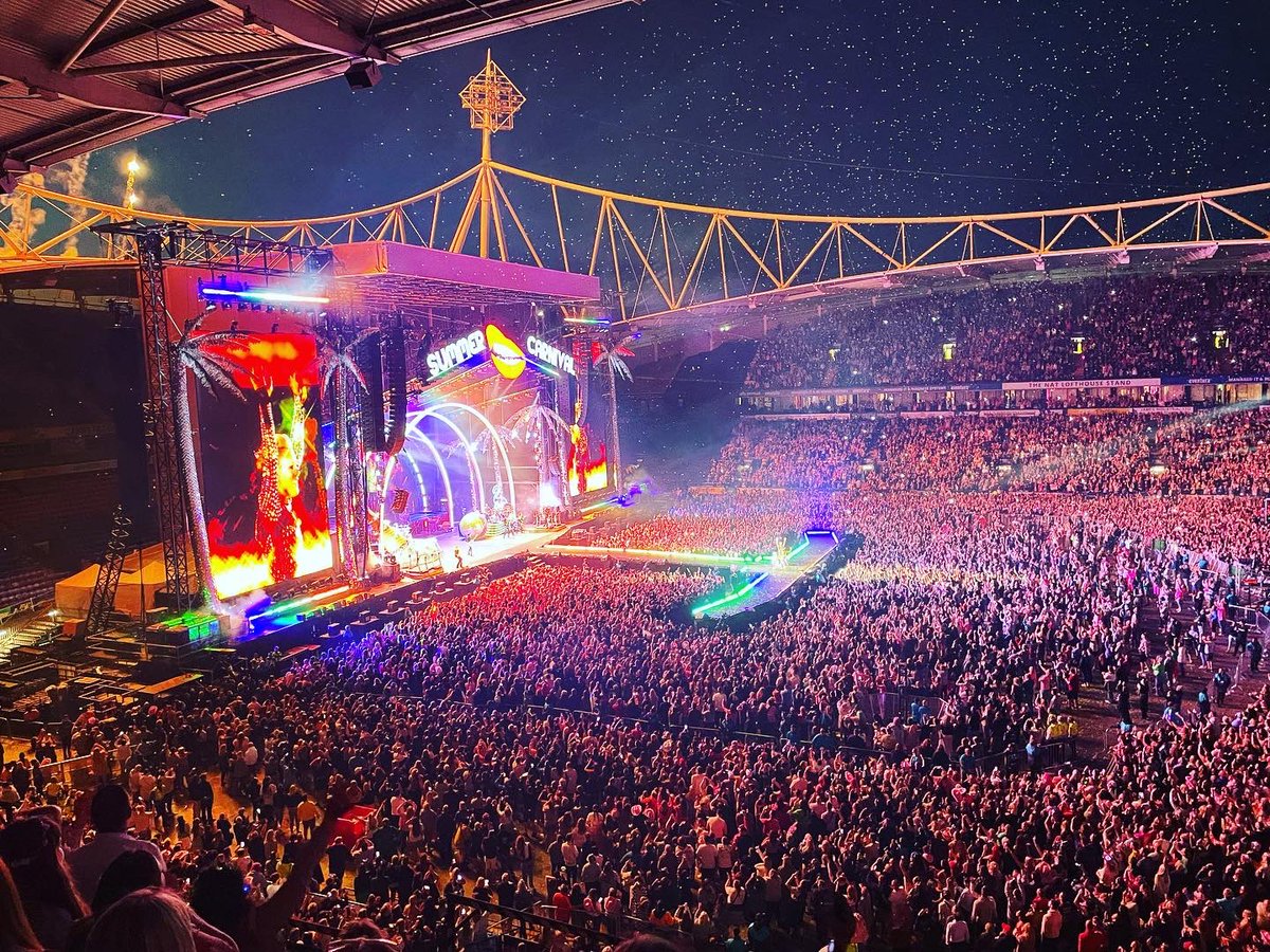 MrWalsy's tweet photo. Fantastic first ever stadium concert last night, @Pink you made my wife’s birthday 🥳 #keepbeingawsome https://t.co/fiZjoDGJUa