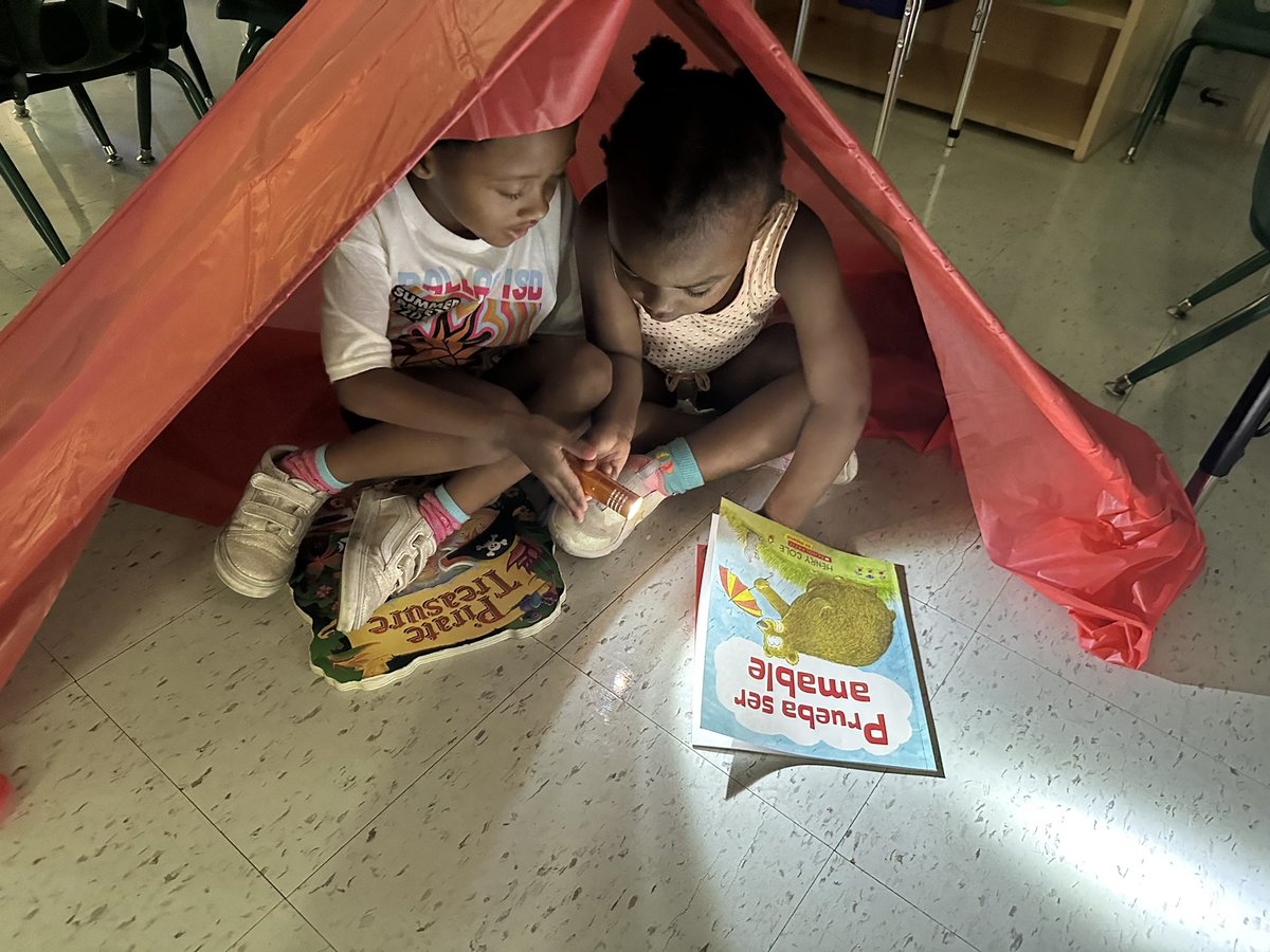 BlydenThai's tweet photo. Our PreK3 campers are having a blast reading in their tents! #summercool2023 @DisdELO @PersonalizeDISD @PLSamHouston https://t.co/Rsq2HGX269