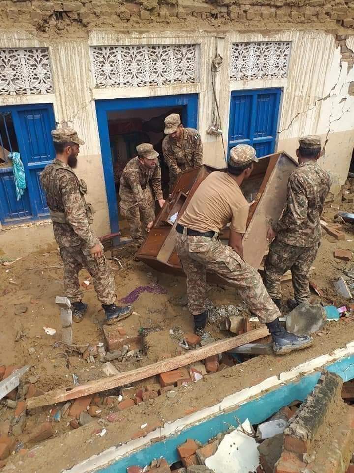 ShoaiboKhan's tweet photo. پښتنو په خاوره دا ټارګېټ کلېنګ بند شي 
#StopDeprivingPashtuns https://t.co/3CJqlkFqhI