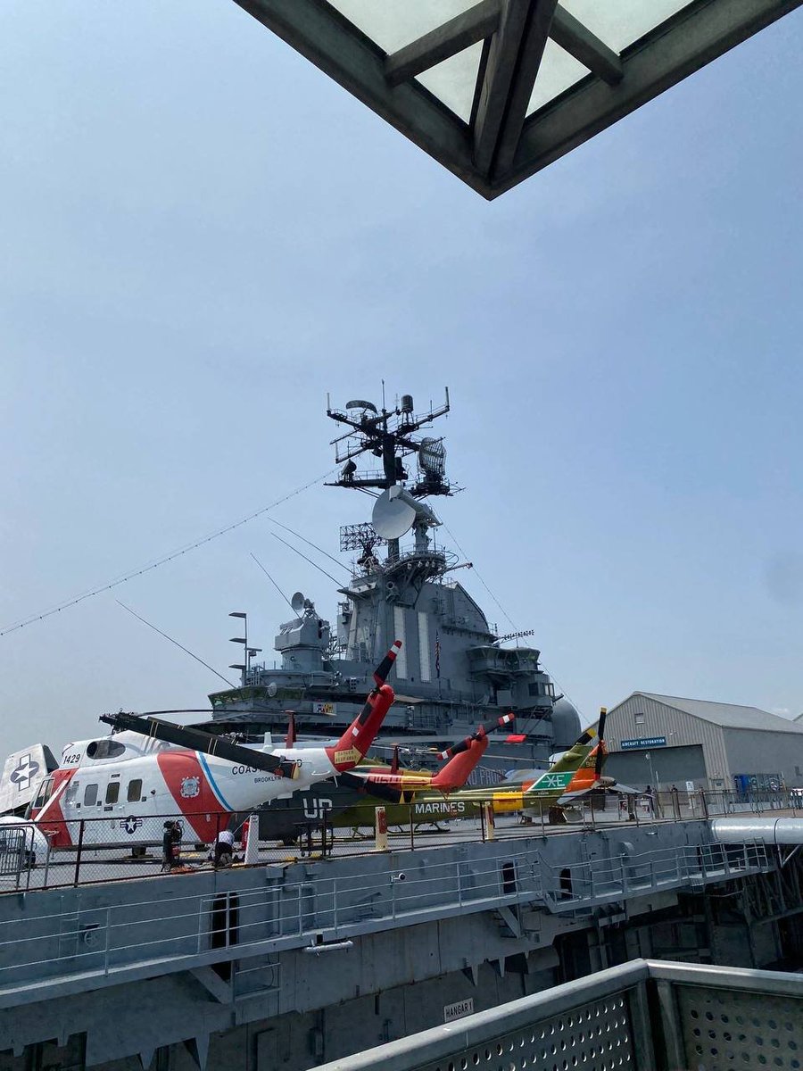 roastakoala's tweet photo. aircraft carrier in the absence of pollution from the weather https://t.co/d3tcSlJMGI