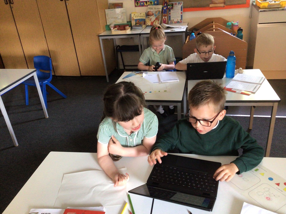 Cedarclasshh's tweet photo. In computing we have been sorting and comparing groups.#HHComputing #HighHamComputing https://t.co/rZX7RcZJRK