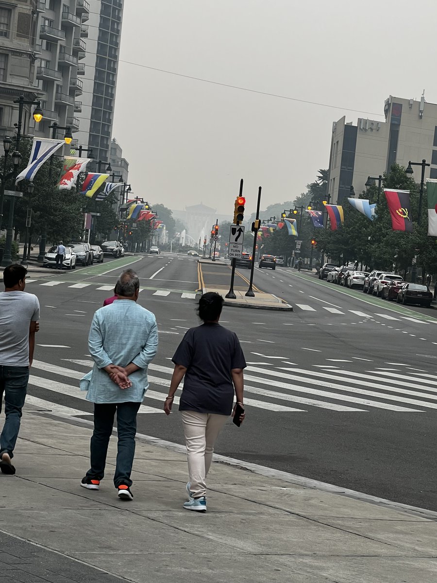 sitarangini's tweet photo. Philadelphia is engulfed in unusual smoke since yesterday. I sincerely hope that this hazardous situation will be resolved soon. With prayers for those who are affected with far dire conditions in Canada. https://t.co/BU70wfIUfA