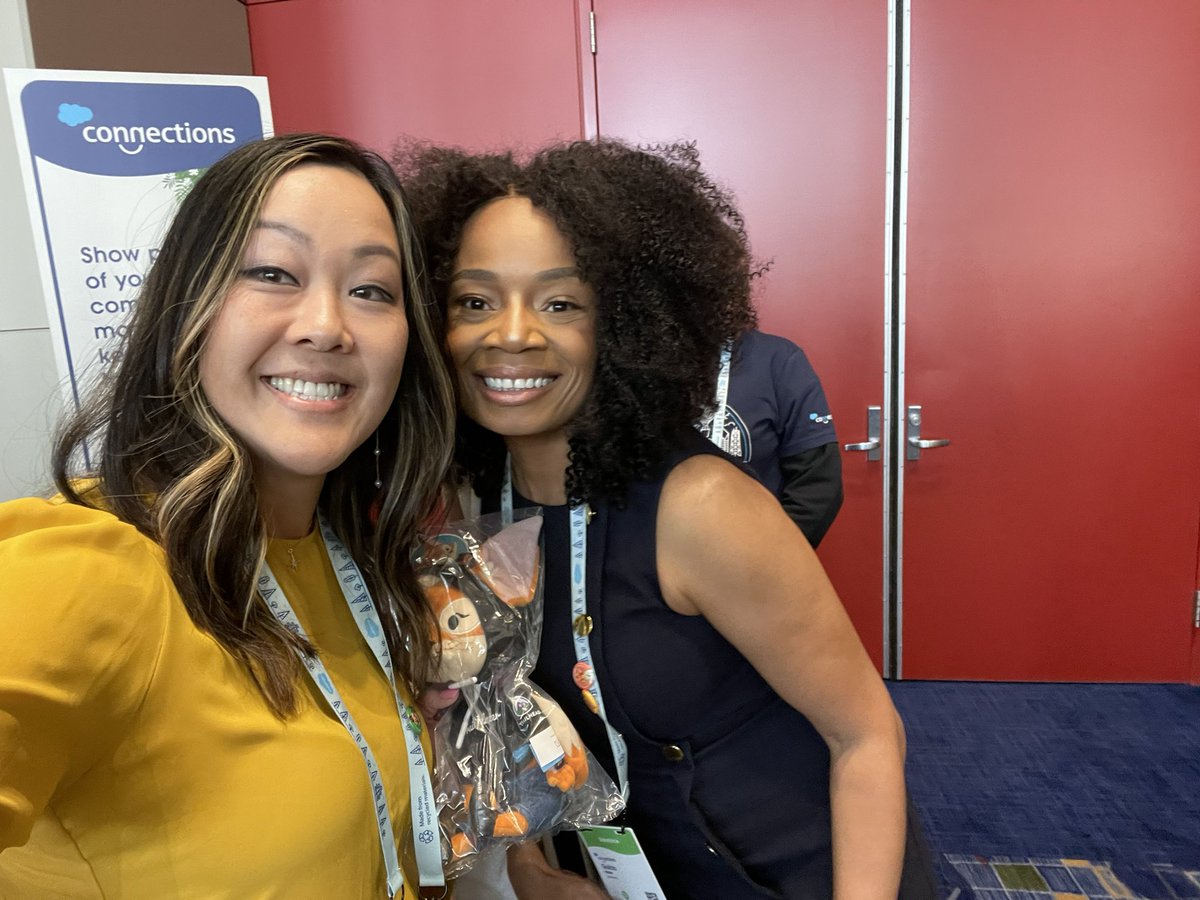 KarenDaExplorer's tweet photo. Fan girling over @justguilda !! #CNX23 #salesforce #marketingcloud https://t.co/ljiCp4aMXn