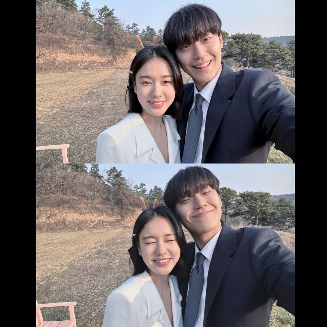 blueskypallette's tweet photo. 📸eunjin___a instagram update!!!!

"Mijoo and Kangho, Yejin and Seojin have live a happily ever after"

AAAAHHH MY HOMI FAMILY!!! (1/2)
#TheGoodBadMother #AhnEunJin #LeeDoHyun https://t.co/CxDggkp63y