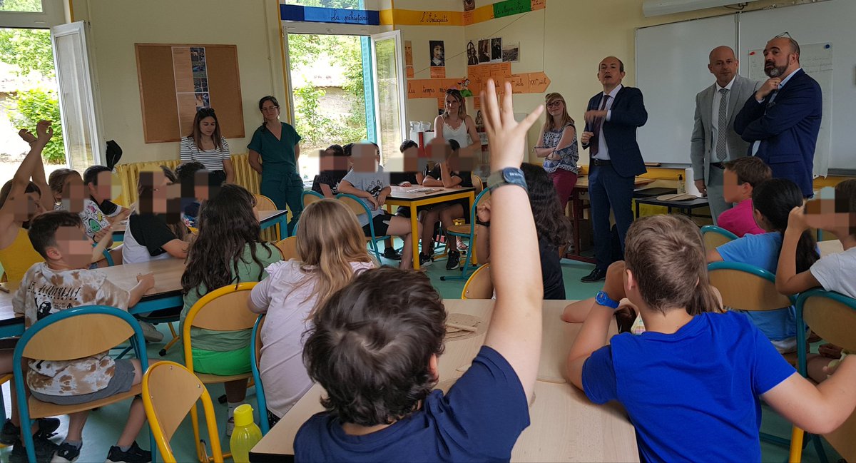 MPLS_Auvergne (@mpls_auvergne) on Twitter photo Les 20 ans de l'École des sciences de Chateauneuf-les-Bains, ça se fête ! Avec le Recteur <a href="/BenmiloudKarim/">Karim BENMILOUD</a>, <a href="/acclermont/">Académie de Clermont-Ferrand</a>, <a href="/DSDEN_63/">DSDEN 63</a>, les élus de la commune de Chateauneuf et de la com'com, <a href="/MPLS_Auvergne/">MPLS_Auvergne</a>, <a href="/UCAuvergne/">UCA</a>, <a href="/SigmaClermont/">INP - SIGMA Clermont</a>, <a href="/Fondation_Lamap/">Fondation La main à la pâte</a>, <a href="/Parc_Vulcania/">Parc Vulcania</a> <a href="/astusciences/">astu'sciences</a> Les 20 ans de l'École des sciences de Chateauneuf-les-Bains, ça se fête ! Avec le Recteur <a href="/BenmiloudKarim/">Karim BENMILOUD</a>, <a href="/acclermont/">Académie de Clermont-Ferrand</a>, <a href="/DSDEN_63/">DSDEN 63</a>, les élus de la commune de Chateauneuf et de la com'com, <a href="/MPLS_Auvergne/">MPLS_Auvergne</a>, <a href="/UCAuvergne/">UCA</a>, <a href="/SigmaClermont/">INP - SIGMA Clermont</a>, <a href="/Fondation_Lamap/">Fondation La main à la pâte</a>, <a href="/Parc_Vulcania/">Parc Vulcania</a> <a href="/astusciences/">astu'sciences</a>