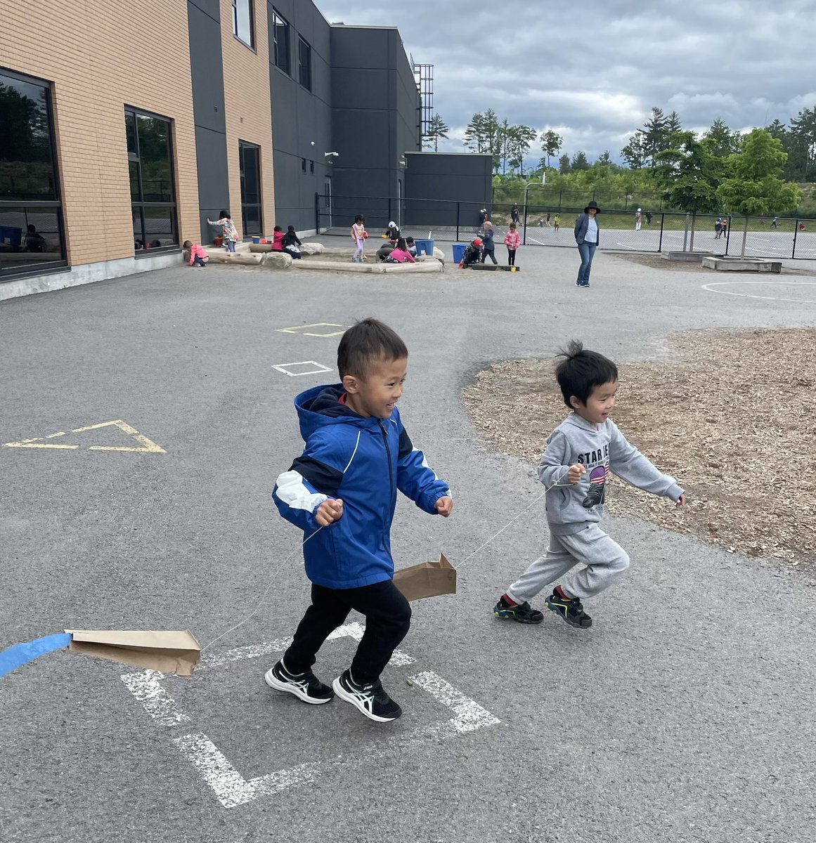 Laura Bennett (@mrs_bennettkhps) on Twitter photo Kite flying helps to strengthen our shoulder and neck muscles. It encourages physical activity. Most of all, it’s a lot of fun! 🪁 <a href="/IshratH09685869/">Ishrat Hussain</a> <a href="/KanataHighlands/">KanataHighlands</a> Kite flying helps to strengthen our shoulder and neck muscles. It encourages physical activity. Most of all, it’s a lot of fun! 🪁 <a href="/IshratH09685869/">Ishrat Hussain</a> <a href="/KanataHighlands/">KanataHighlands</a>