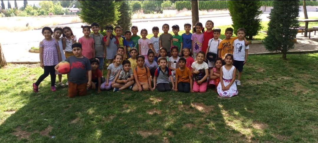 A758339's tweet photo. 1-K Sınıfı öğretmenimiz Hüseyin BİCA öğrencileri ile birlikte Karaköprü Mesire Alanına sınıf Gezisi düzenledi.Veli ve Ögretmen işbirliği ile ortaya çıkan bu güzel bir etkinlik için kendilerini tebrik ederim. https://t.co/dGlzxhHazy