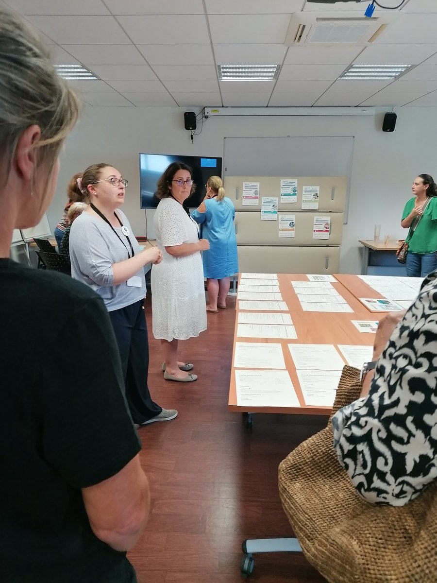 🎉@poleemploi_VAR 🗣️1er atelier fin de droit animé par les conseillers @PoleEmploi  #indemnisation #placement #entreprise 👥🤝directement en zone d'accueil puis sous forme de kiosques
➡️Fin de droit et après ?
⬅️L'emploi 1 solution ? 
➡️Et pourquoi pas 1 métier en tension?🧐
#MET